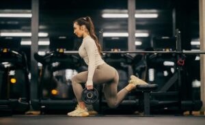Jak poprawnie wykonać przysiad? Klucz do techniki idealnej