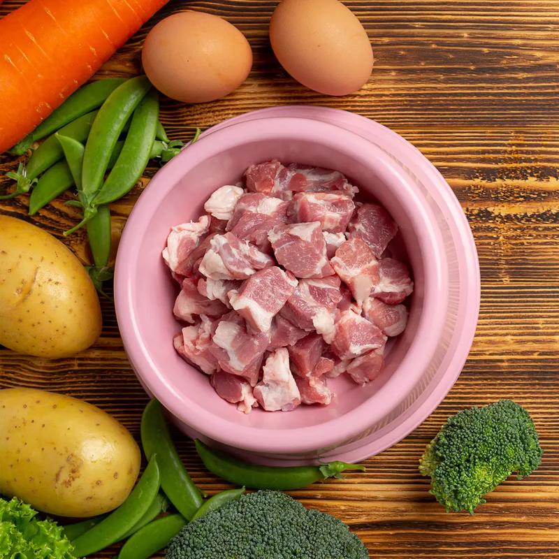 Ile białka kryje się w mięsie wieprzowym? Sprawdź wyniki w 100 gramach!