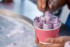 Ile kcal mają lody tajskie? Poznaj kaloryczność i smaki tego przysmaku!