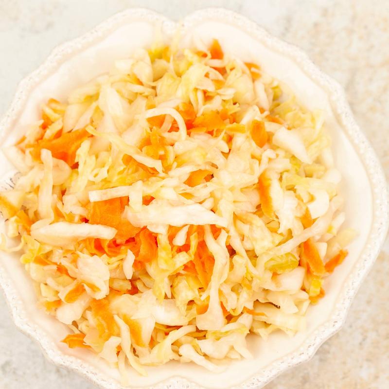 Kapusta kiszona – ile kalorii i jakie wartości odżywcze kryją się w jej wadze?