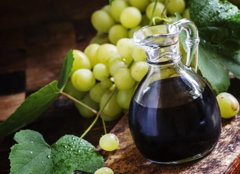 Czym zastąpić ocet balsamiczny? Poznaj najlepsze zamienniki!