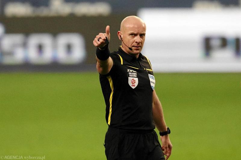 Przepisy FIFA i krajowe