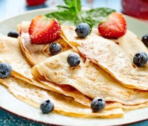 Ile kalorii ma naleśnik z dżemem? Poznaj wartości odżywcze i wagę tego przysmaku